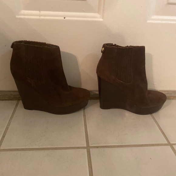 Michael Kors platform wedge ankle boots - Picture 3 of 7